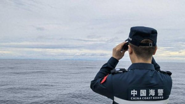 括普投资 中印刚在北京谈完，印度就介入南海，4舰进逼黄岩岛，解放军增兵